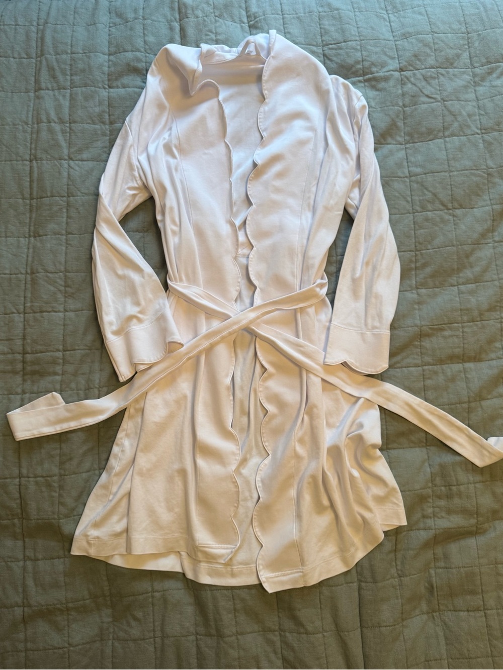 Scallop-Trim Women's Robe in Light Cream